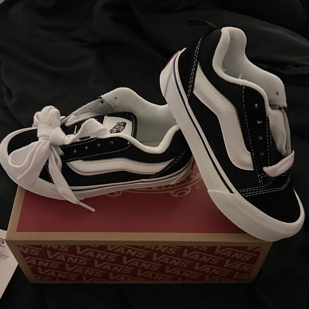 Vans Kids Classic Black and White unisex Sneakers